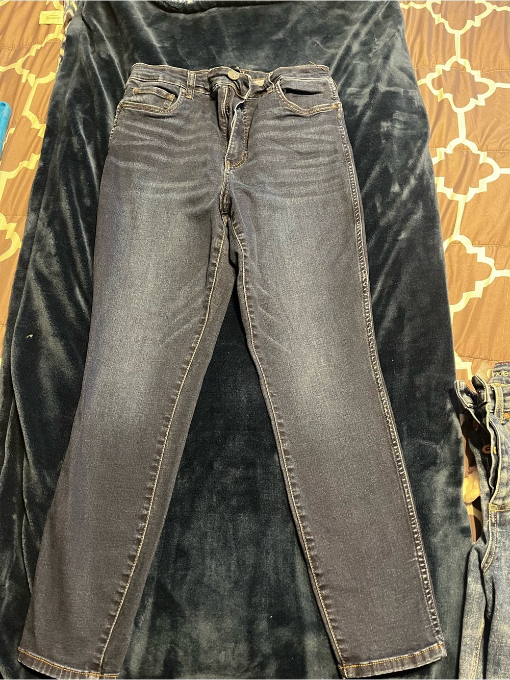 Kut from the Kloth Women's Skinny Jeans in Washed Black